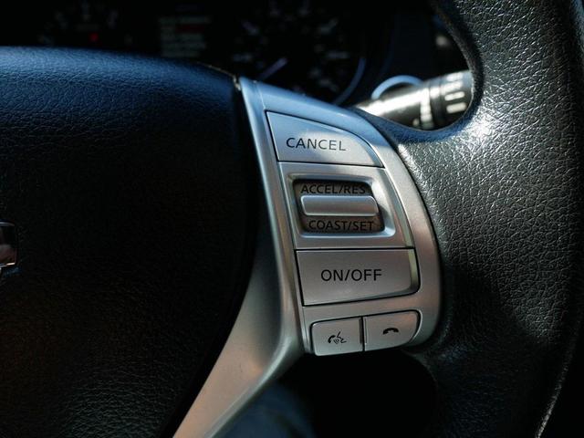 Photo of 2016 Magnetic Black Nissan Rogue