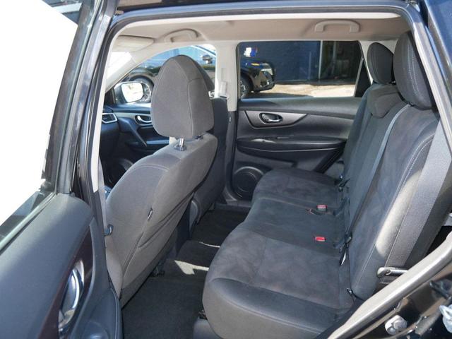 Photo of 2016 Magnetic Black Nissan Rogue