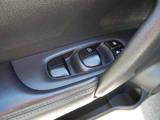 Photo of 2016 Magnetic Black Nissan Rogue