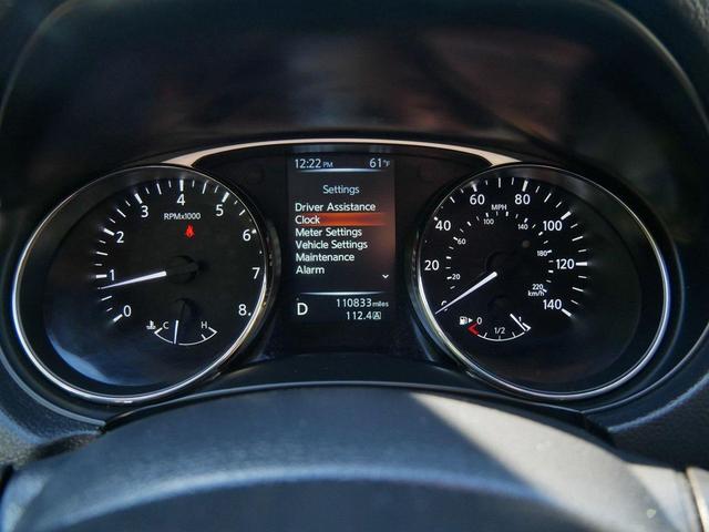 Photo of 2016 Magnetic Black Nissan Rogue