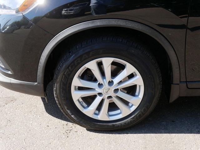 Photo of 2016 Magnetic Black Nissan Rogue