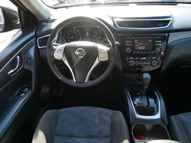 Photo of 2016 Magnetic Black Nissan Rogue