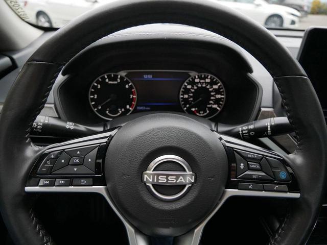 Photo of 2023 Brilliant Silver Metallic Nissan Altima