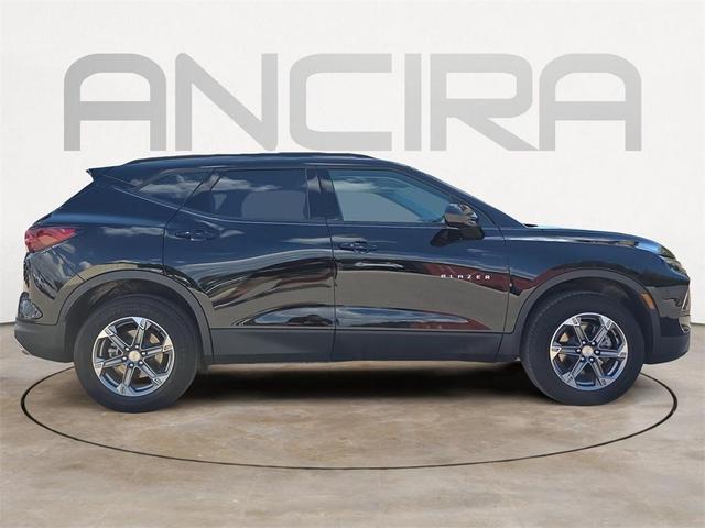 Photo of 2023 Black Chevrolet Blazer
