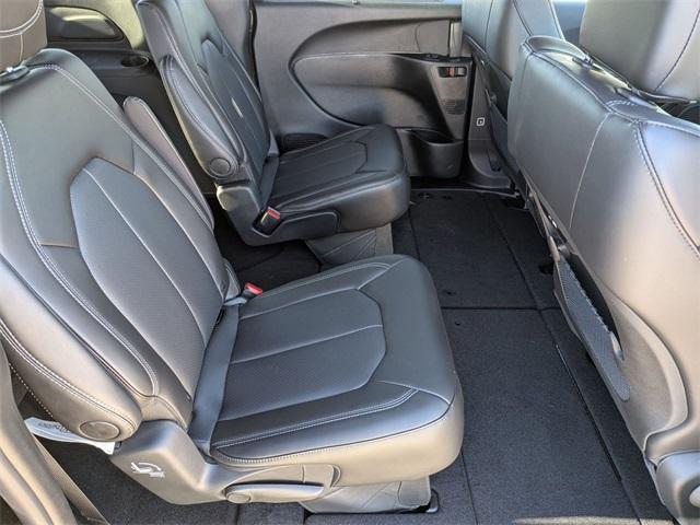 Photo of 2026 Diamond Black Chrysler Pacifica