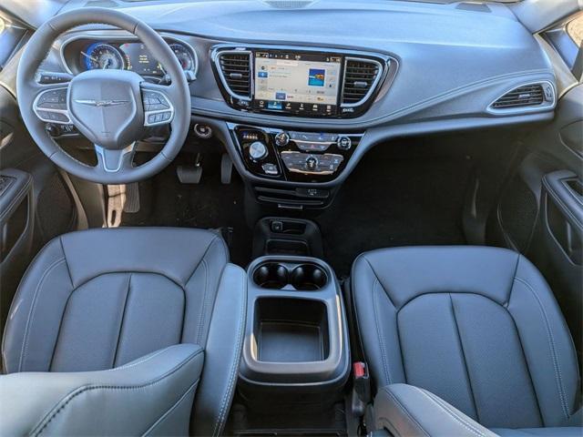 Photo of 2026 Diamond Black Chrysler Pacifica