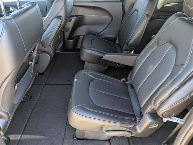 Photo of 2026 Diamond Black Chrysler Pacifica