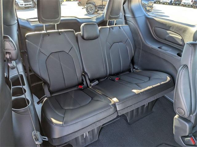 Photo of 2026 Diamond Black Chrysler Pacifica