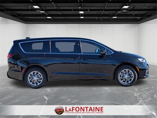Photo of 2026 Diamond Black Chrysler Pacifica