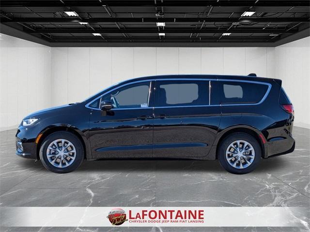 Photo of 2026 Diamond Black Chrysler Pacifica