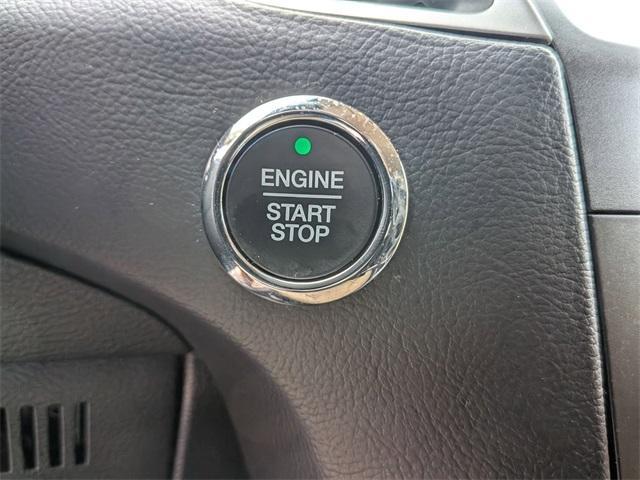Photo of 2020 Oxford White Ford Edge