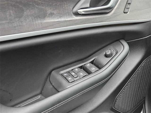 Photo of 2025 Bright White Clearcoat Jeep Grand Cherokee L