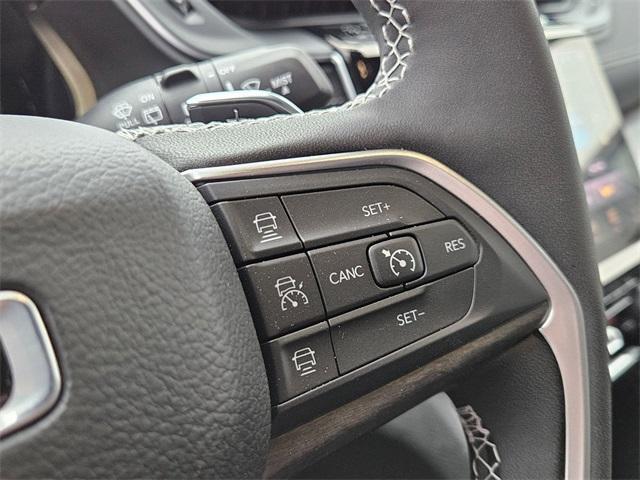Photo of 2025 Bright White Clearcoat Jeep Grand Cherokee L