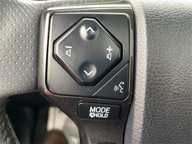 Photo of 2021 Super White Toyota 4Runner
