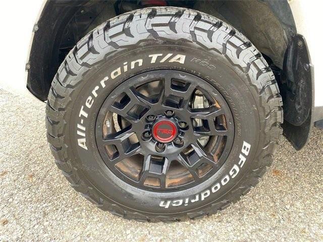 Photo of 2021 Super White Toyota 4Runner