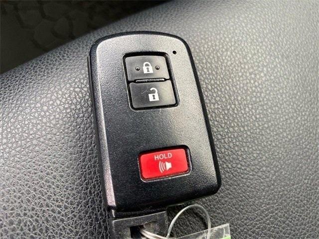 Photo of 2021 Super White Toyota 4Runner