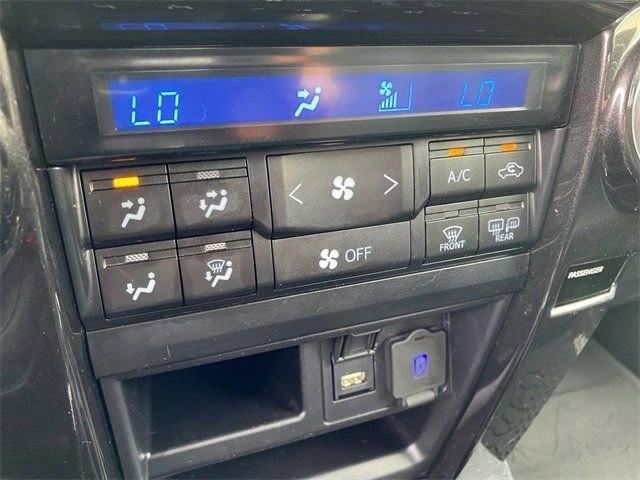 Photo of 2021 Super White Toyota 4Runner