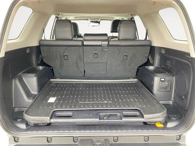 Photo of 2021 Super White Toyota 4Runner