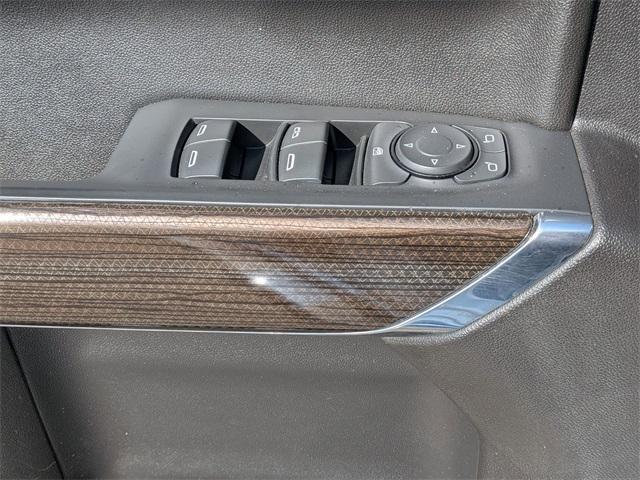 Photo of 2021 Silver Ice Metallic Chevrolet Silverado 1500