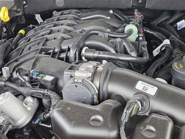 Photo of 2025 Silver Zynith Jeep Grand Cherokee