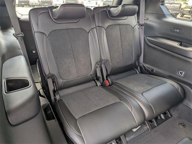 Photo of 2025 Diamond Black Jeep Grand Cherokee L