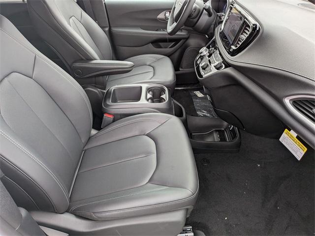 Photo of 2026 PW7 Chrysler Pacifica