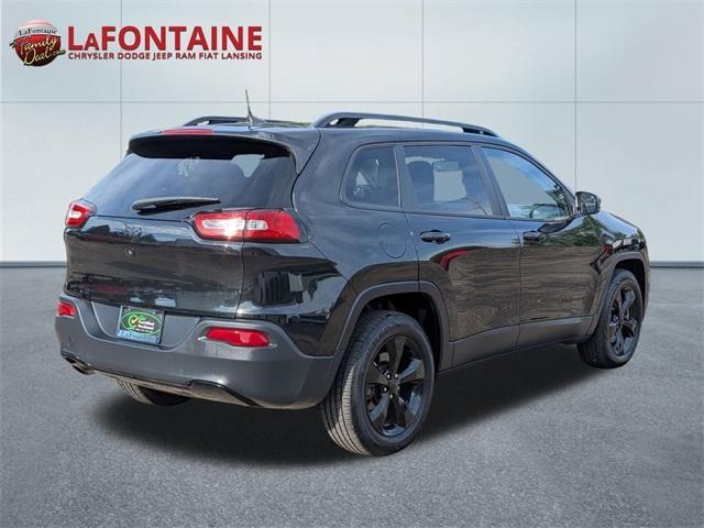 Photo of 2016 Brilliant Black Crystal Pearlcoat Jeep Cherokee