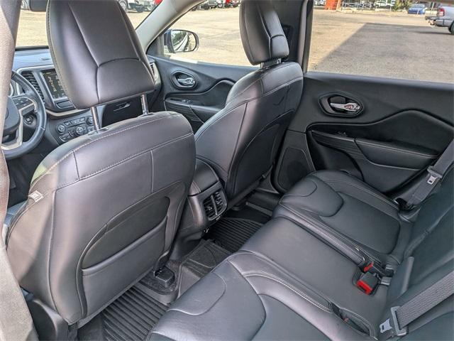 Photo of 2016 Brilliant Black Crystal Pearlcoat Jeep Cherokee