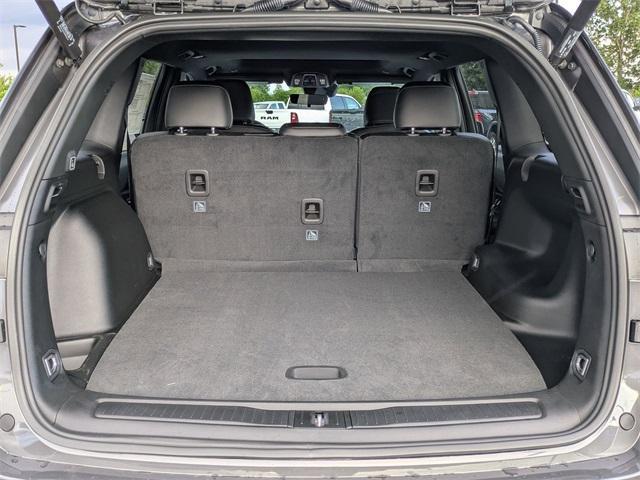 Photo of 2025 Metallic Jeep Grand Cherokee