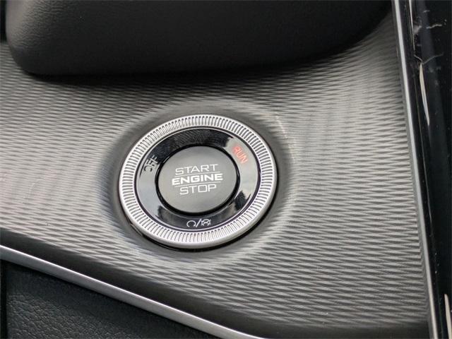 Photo of 2025 Metallic Jeep Grand Cherokee
