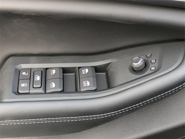 Photo of 2025 Metallic Jeep Grand Cherokee