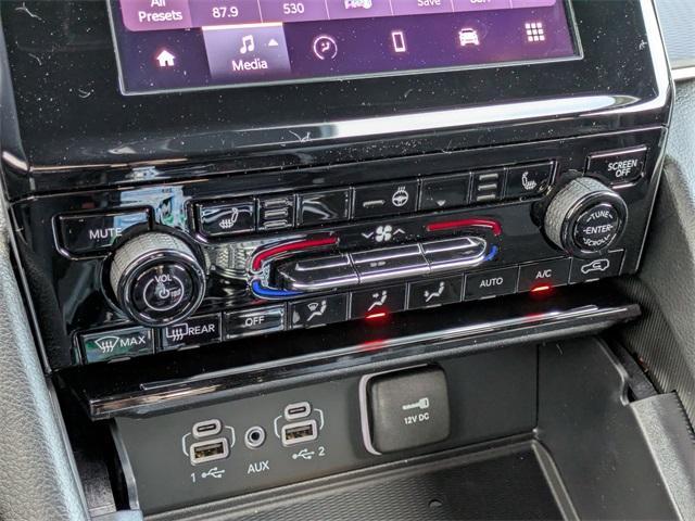 Photo of 2025 Metallic Jeep Grand Cherokee