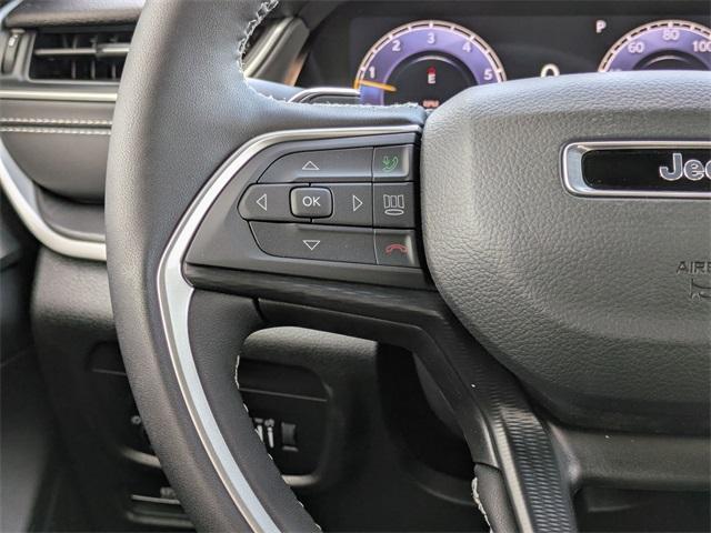 Photo of 2025 Metallic Jeep Grand Cherokee