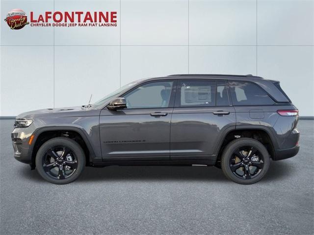 Photo of 2025 Metallic Jeep Grand Cherokee