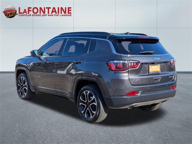 Photo of 2023 Granite Crystal Clearcoat Metallic Jeep Compass