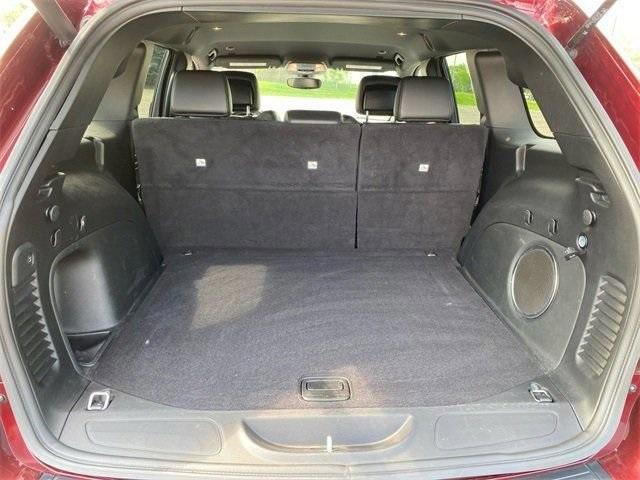 Photo of 2022 Velvet Red Pearlcoat Jeep Grand Cherokee WK