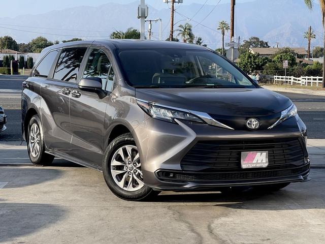 Photo of 2023 Predawn Gray Mica Toyota Sienna