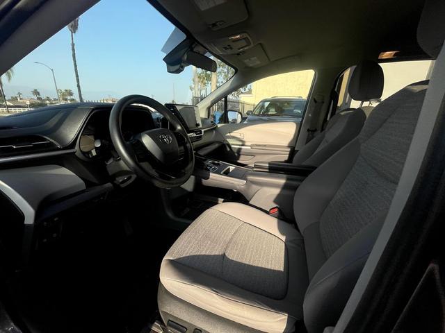 Photo of 2023 Predawn Gray Mica Toyota Sienna