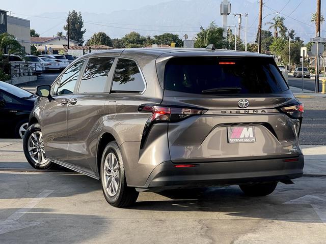 Photo of 2023 Predawn Gray Mica Toyota Sienna