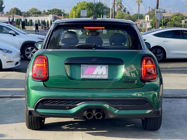 Photo of 2024 Green MINI Hardtop