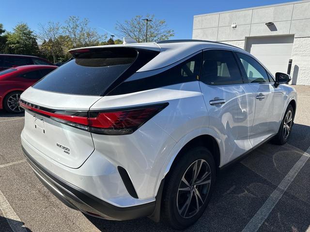 Photo of 2024 Eminent White Pearl Lexus RX 350