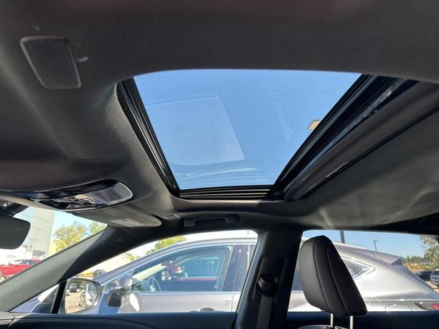 Photo of 2024 Eminent White Pearl Lexus RX 350