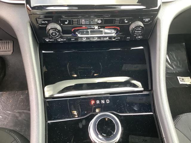 Photo of 2025 Diamond Black Jeep Grand Cherokee L