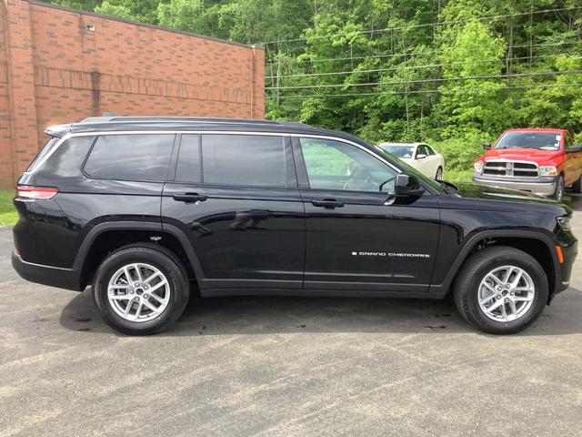 Photo of 2025 Diamond Black Jeep Grand Cherokee L