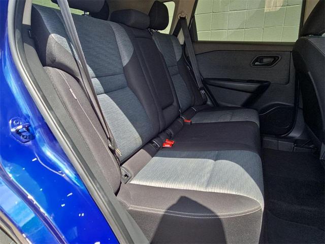 Photo of 2022 Glacier White Nissan Rogue