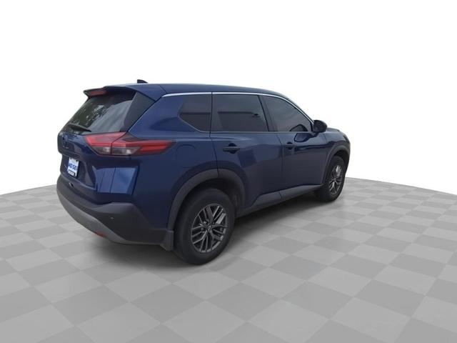 Photo of 2022 Glacier White Nissan Rogue