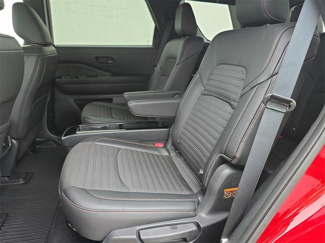 Photo of 2025 Scarlet Ember Tintcoat Nissan Pathfinder