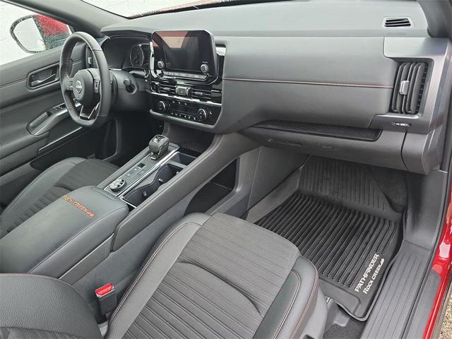 Photo of 2025 Scarlet Ember Tintcoat Nissan Pathfinder