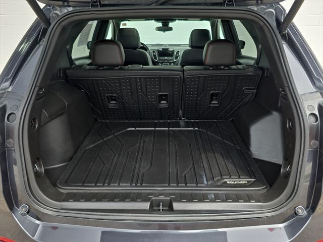 Photo of 2022 Iron Gray Metallic Chevrolet Equinox