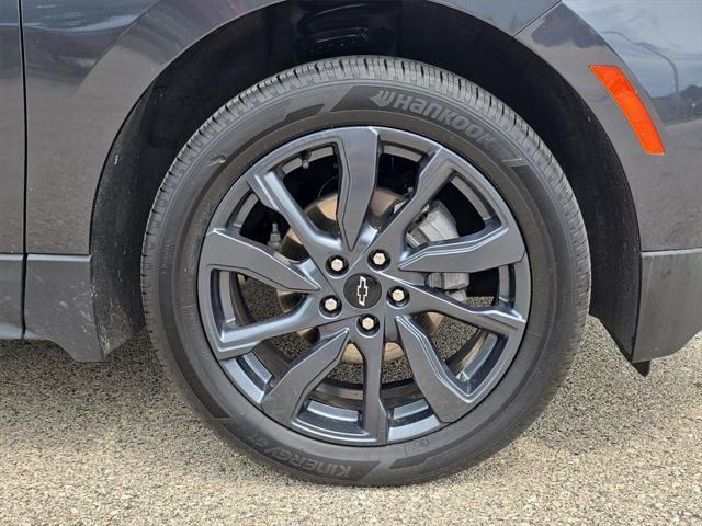Photo of 2022 Iron Gray Metallic Chevrolet Equinox